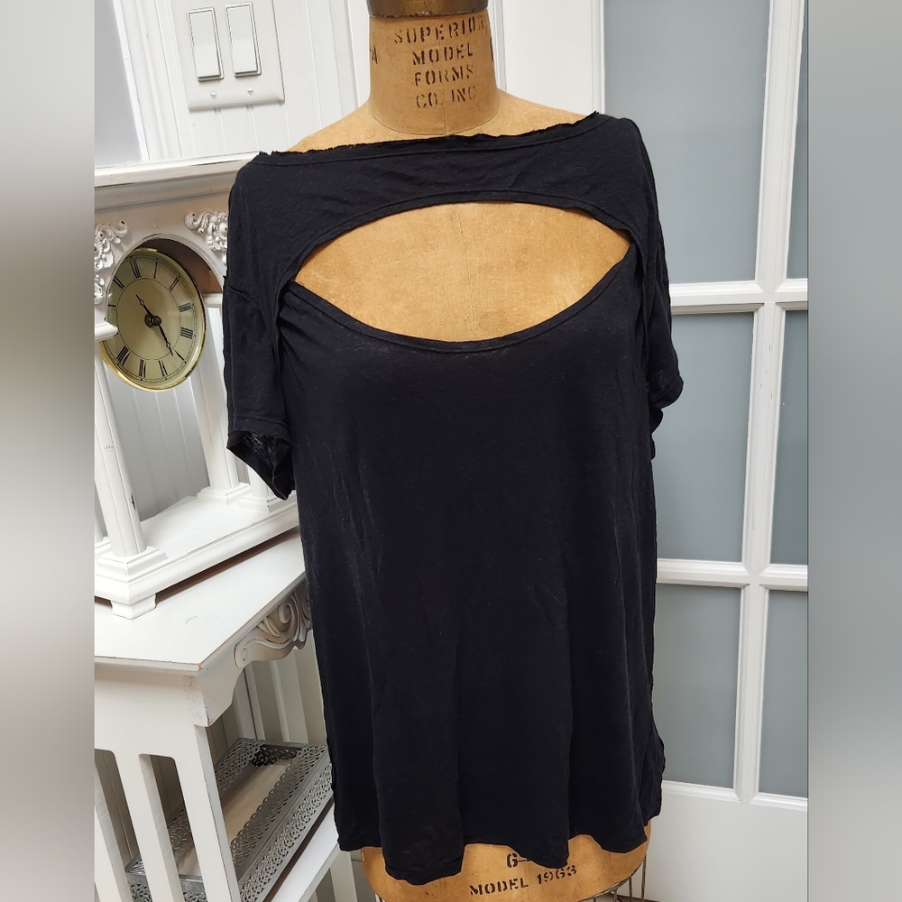 WE THE FREE Black Jewel Neck Cut Out Short Sleeve Top EUC